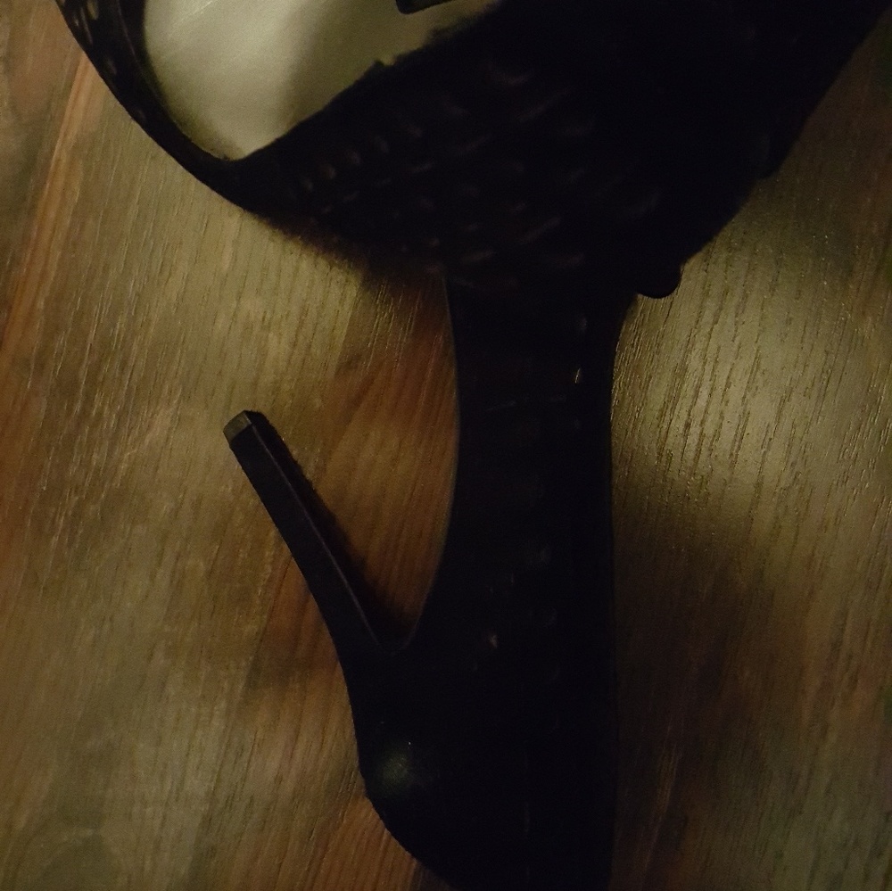 Shoes - Picture 2 of 2